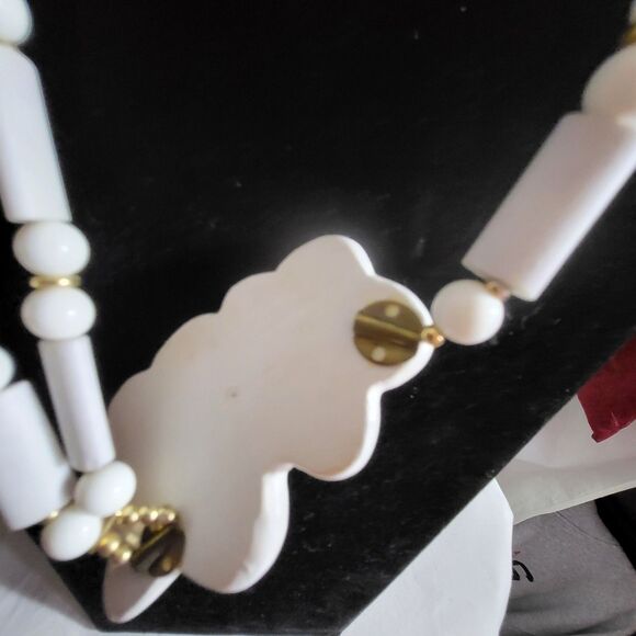 Pink Posies Porcelain & Bead Necklace 16" - Picture 4 of 4